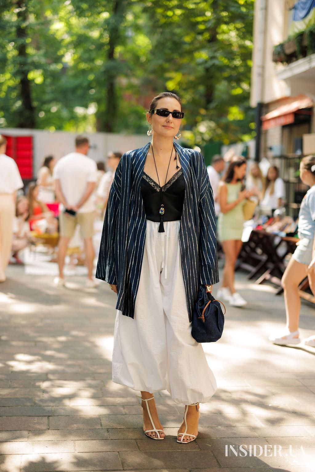 Зіркові лоти й багато музики: як минув благодійний маркет від the COAT