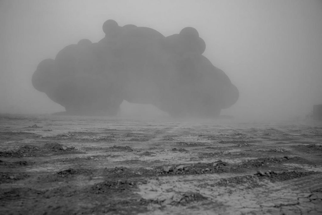 Песчаная буря уничтожила украинскую инсталляцию на Burning Man 2025