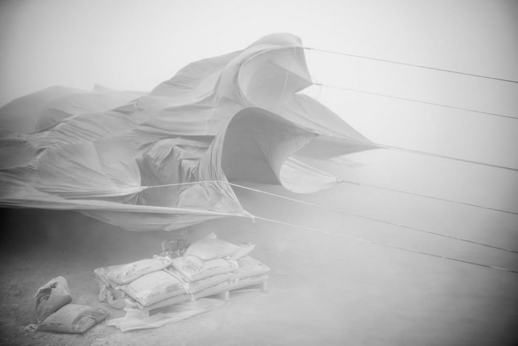 Песчаная буря уничтожила украинскую инсталляцию на Burning Man 2025