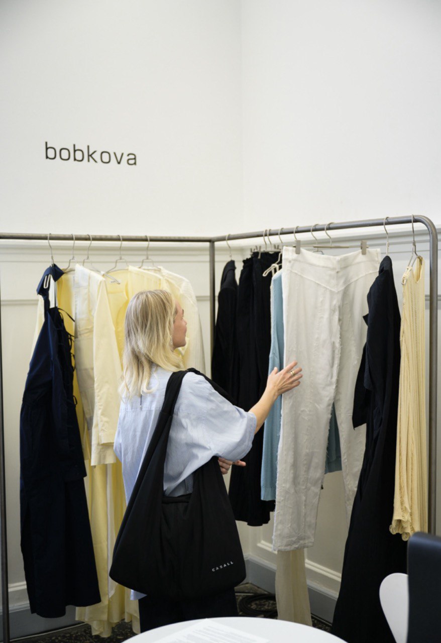 Женственость сквозь призму стекла: BOBKOVA представила коллекцию в Копенгагене