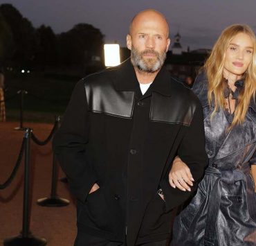 Ідеальна пара: Розі Гантінгтон-Вайтлі та Джейсон Стейтем на показі Burberry