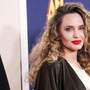 Кара Делевинь приобрела виллу Дженнифер Лоуренс