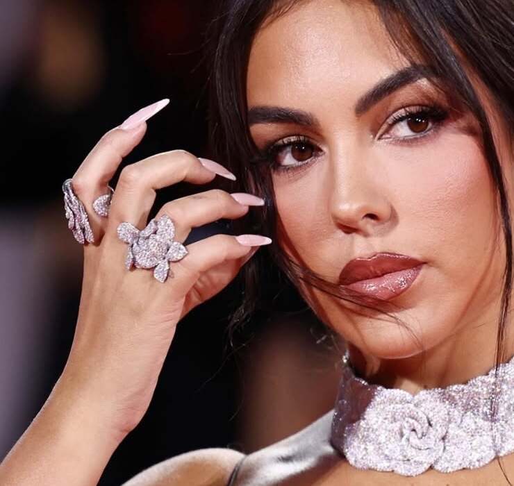 В бриллиантах на миллионы: Джорджина Родригес на кинофестивале в Венеции