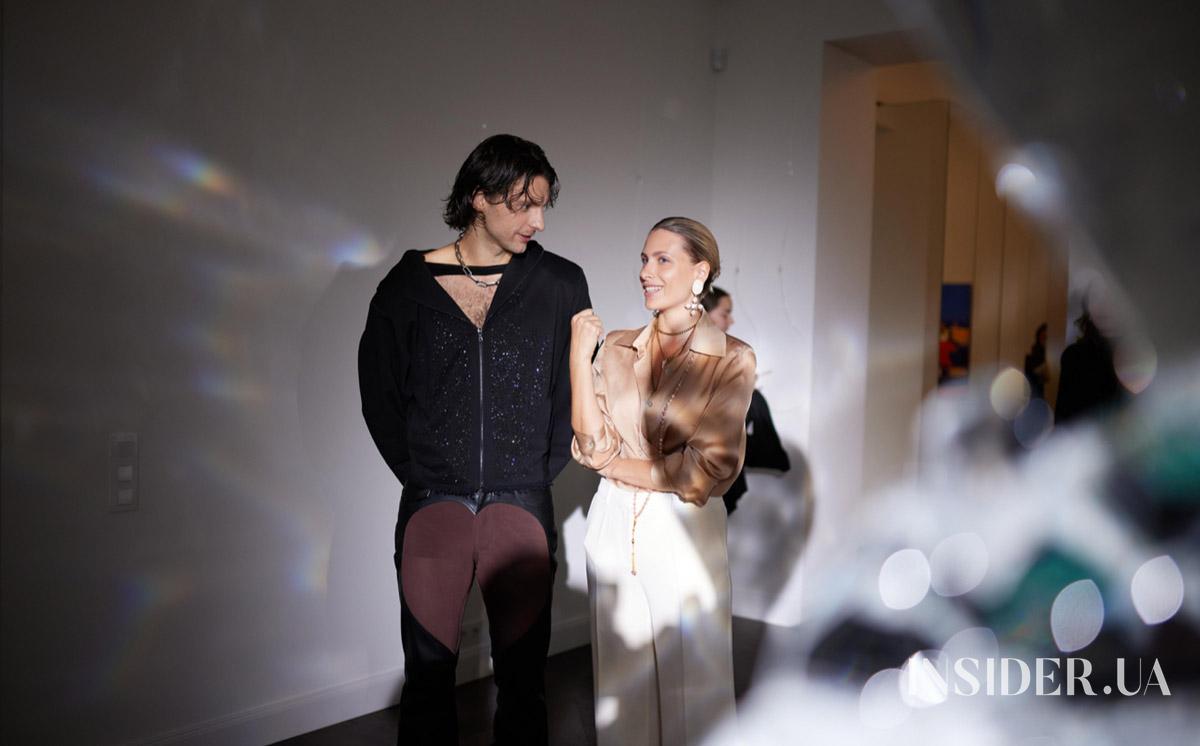 UFW SS&#8217;26: концептуальна експозиція «шлях [до] жінки» від Grains de Verre