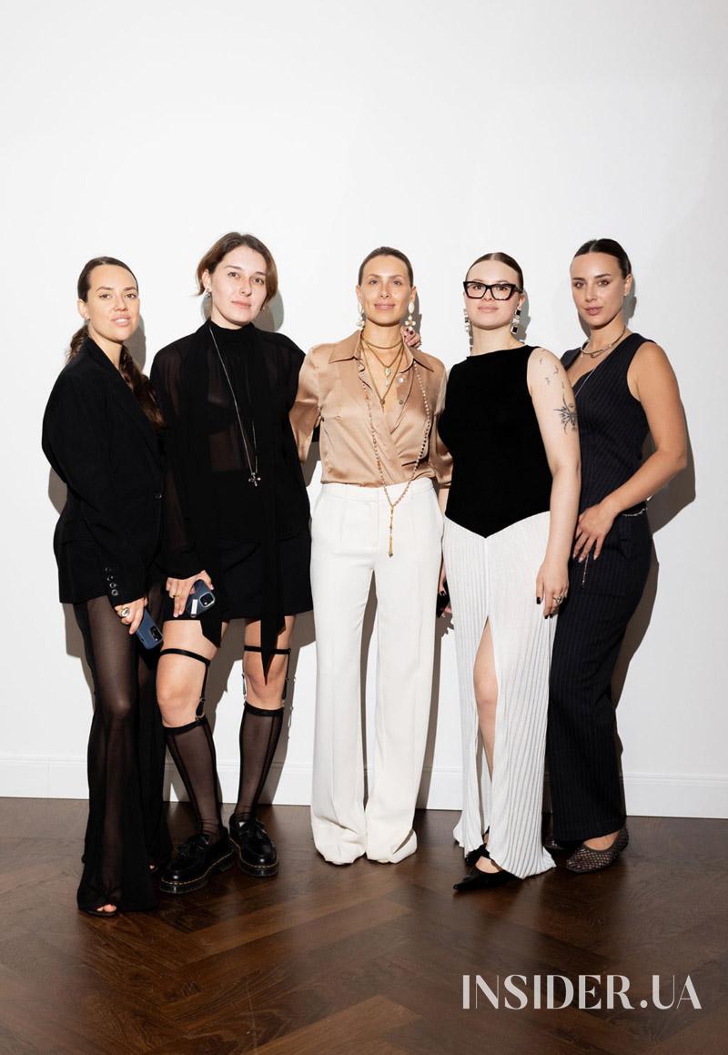 UFW SS&#8217;26: концептуальна експозиція «шлях [до] жінки» від Grains de Verre