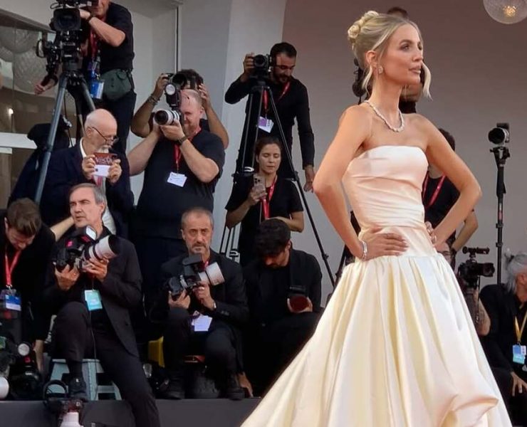 Леоні Ганне у сукні Wonà concept на Венеційському кінофестивалі