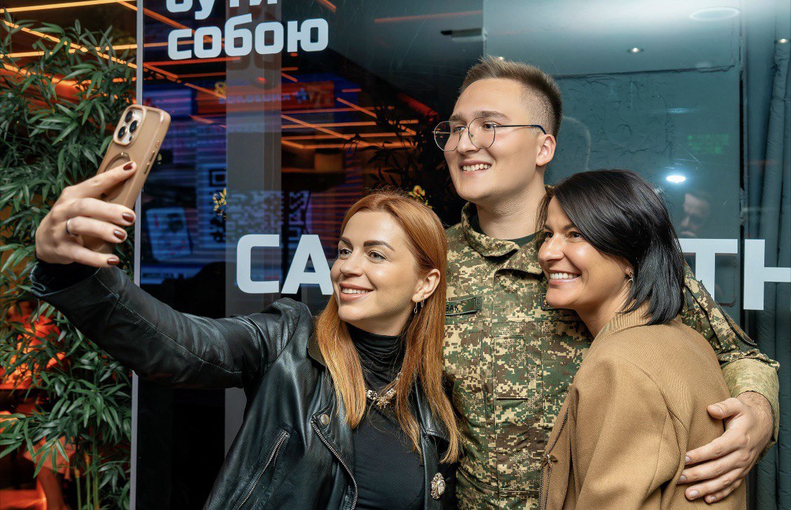Ирена Карпа в Киеве представила книгу, над которой работала три года