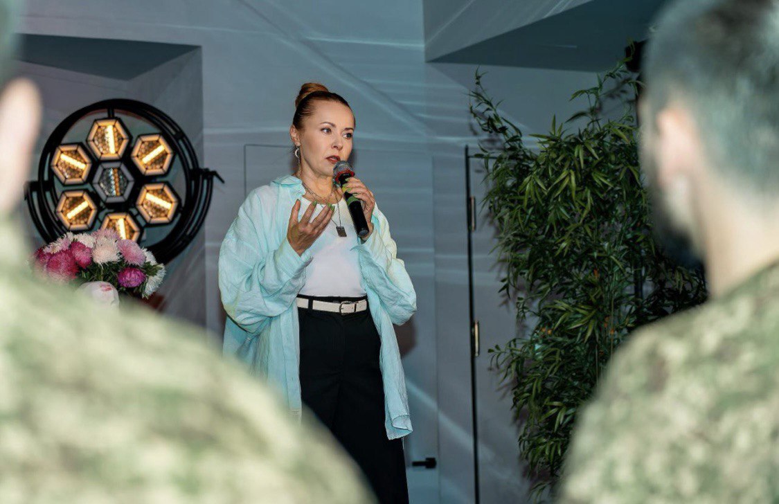«Читай серцем»: Макс Девізоров, Валерія Ходос та інші зірки згадали школу на вечорі Нацгвардії