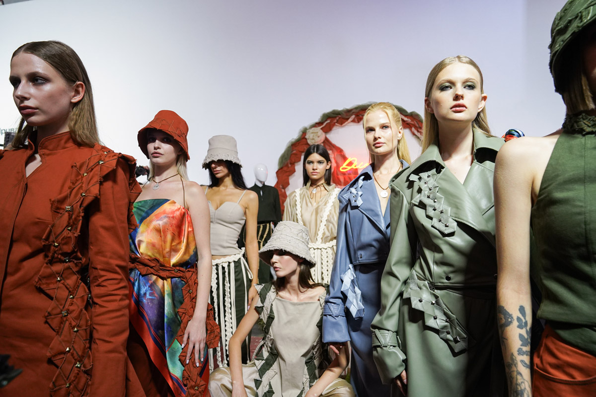 Коли мода стає мовою пам’яті та сили: чим вразив третій день Ukrainian Fashion Week SS’26