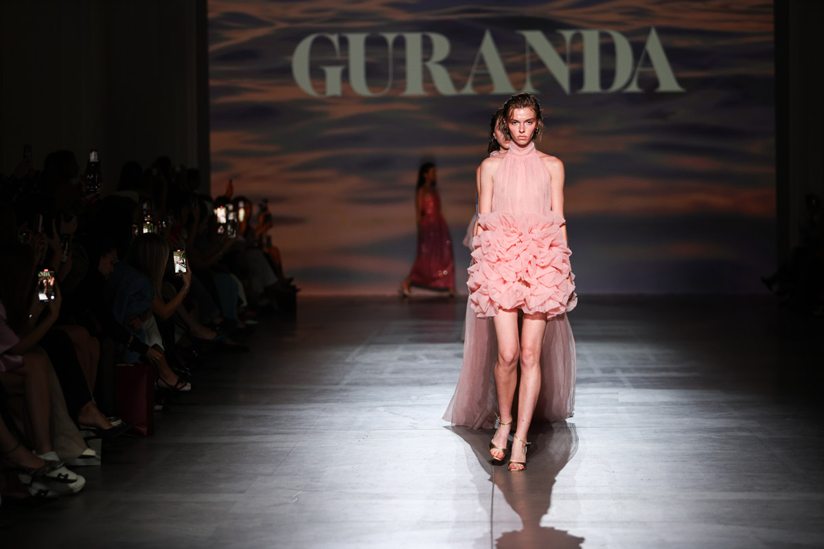 Мода, що цвіте під сиренами: як минув четвертий день Ukrainian Fashion Week SS&#8217;26
