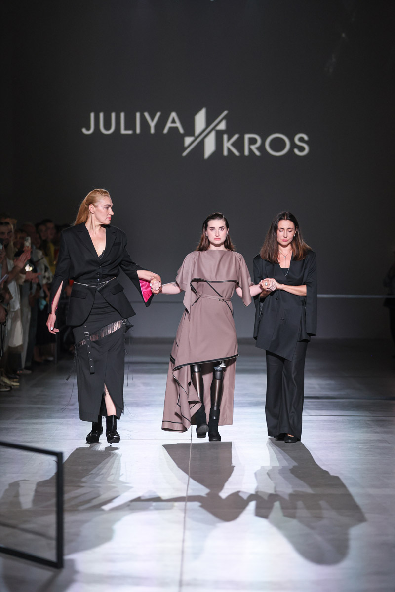 Між пам’яттю і сяйвом: як минув другий день Ukrainian Fashion Week SS’26