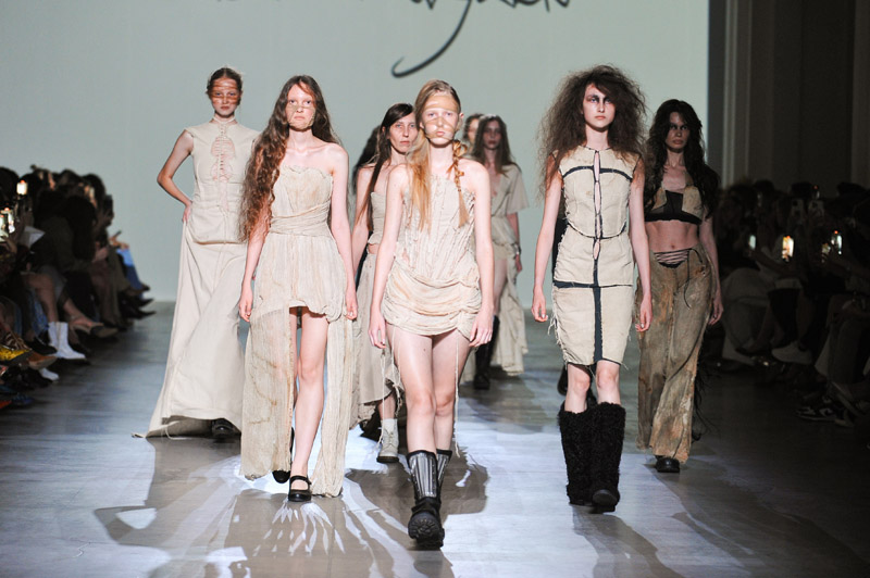 Між пам’яттю і сяйвом: як минув другий день Ukrainian Fashion Week SS’26
