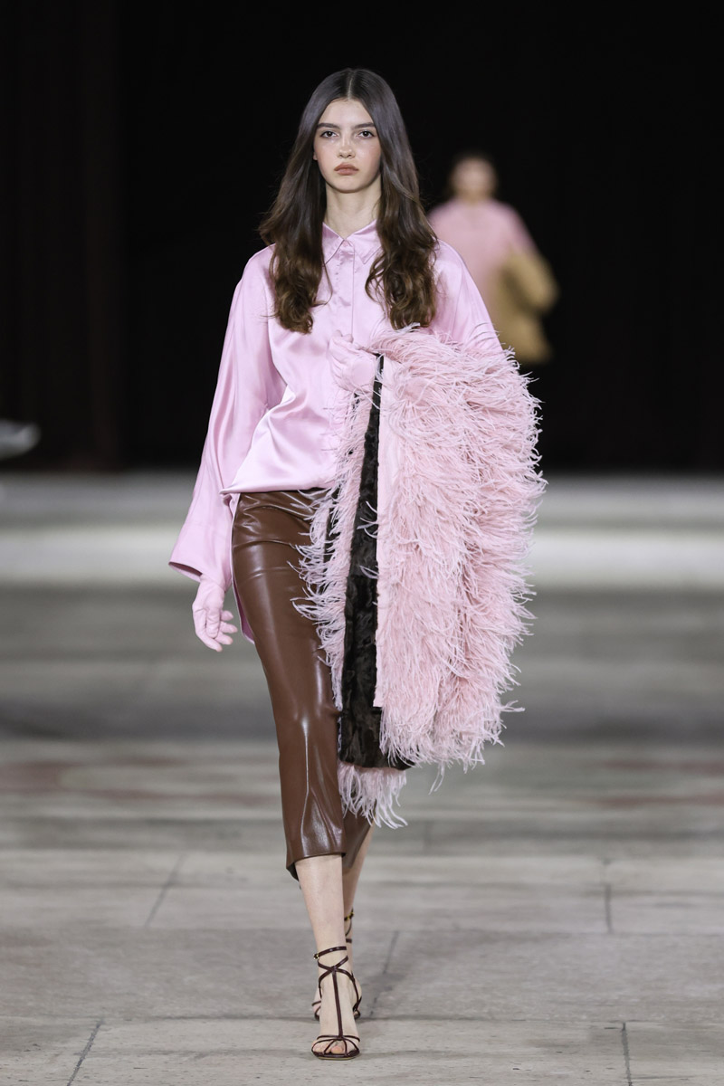 Історія любові під куполом моди: незабутній фінал Ukrainian Fashion Week SS&#8217;26
