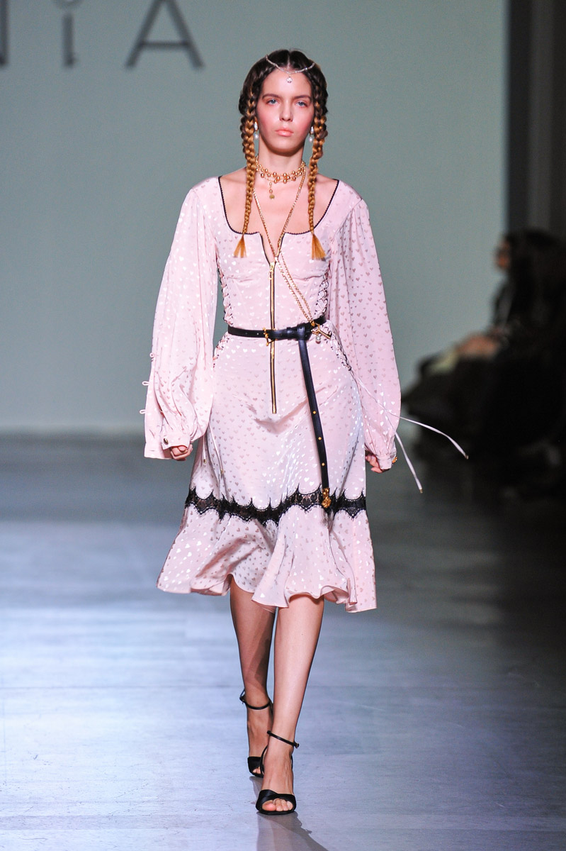 Коли мода стає мовою пам’яті та сили: чим вразив третій день Ukrainian Fashion Week SS’26
