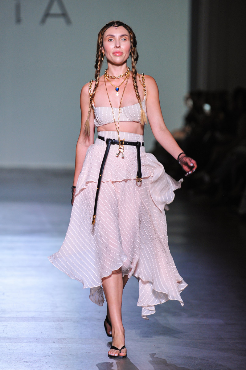 Коли мода стає мовою пам’яті та сили: чим вразив третій день Ukrainian Fashion Week SS’26