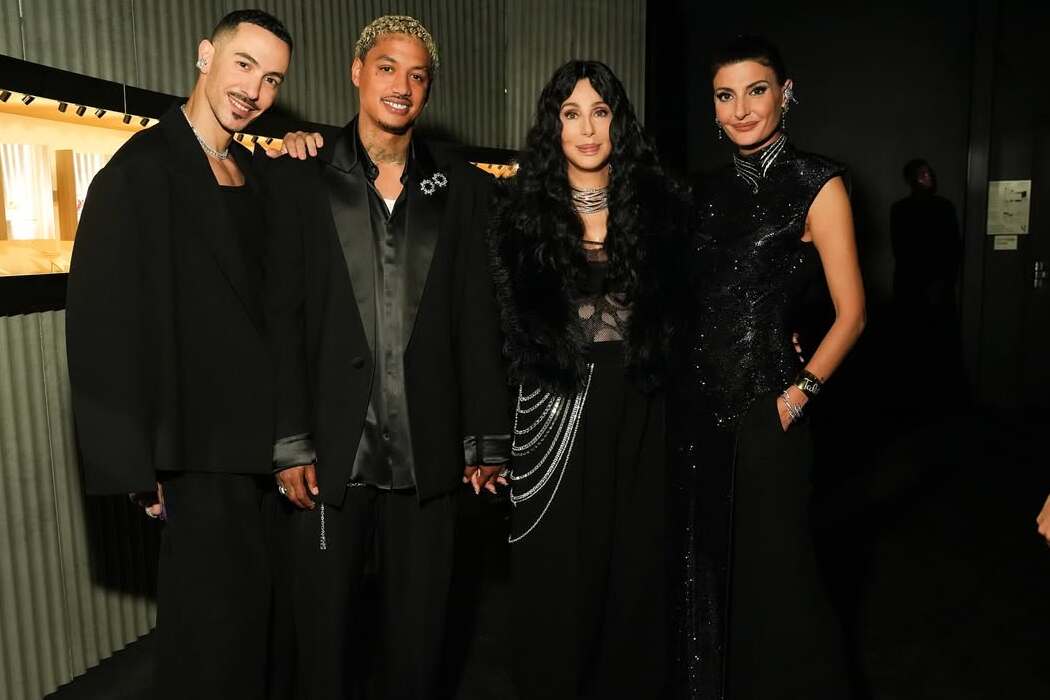 Возраст не помеха: 79-летняя Шер вышла в свет с 39-летним бойфрендом