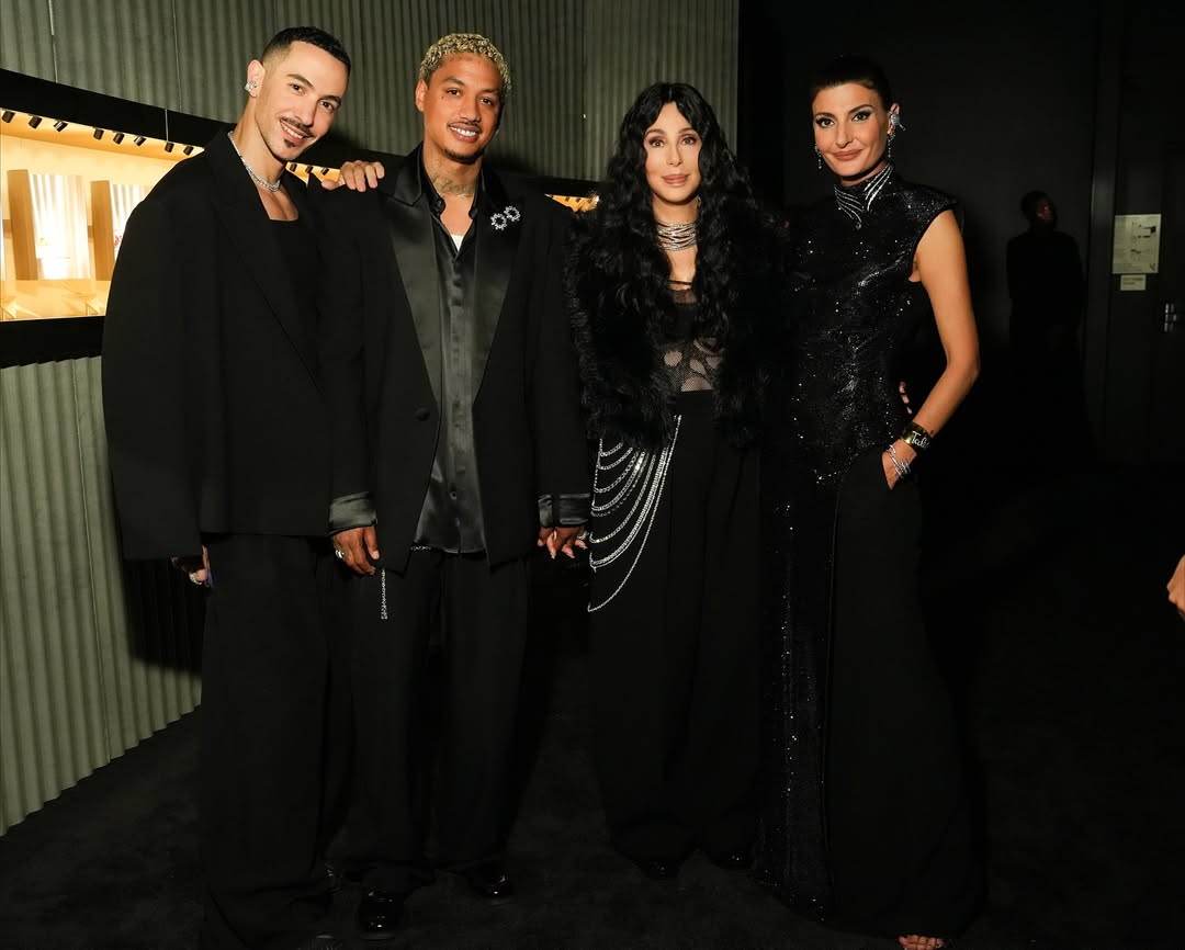 Возраст не помеха: 79-летняя Шер вышла в свет с 39-летним бойфрендом