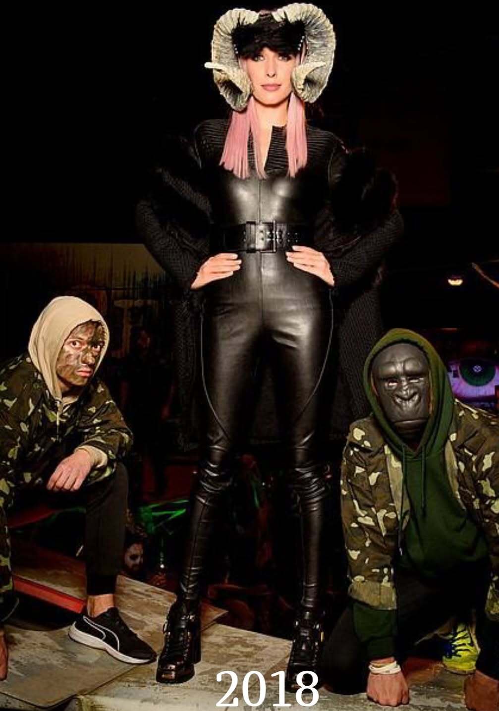 Архивные кадры: Катя Осадчая показала свои креативные наряды на Хэллоуин