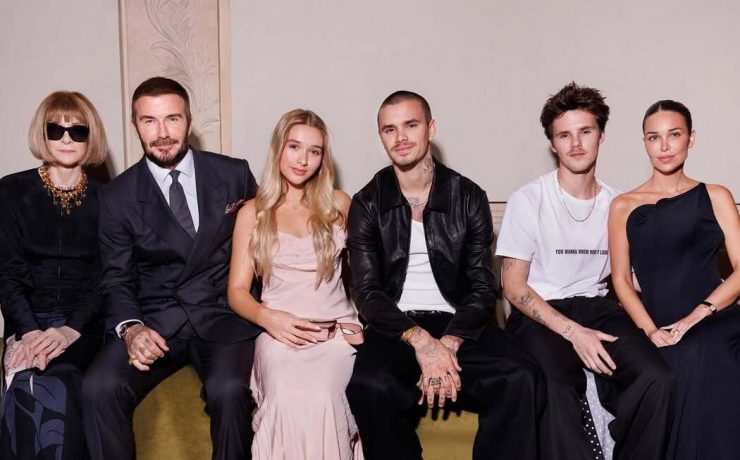 Родина Бекхемів та Анна Вінтур у front row шоу Victoria Beckham