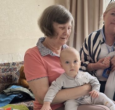 Как помочь детям, которых воспитывают бабушки и дедушки: присоединяемся к проекту «Кошик для родини»