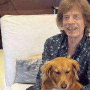 Сладкие поцелуи и живописные рассветы: Хейли и Джастин Биберы отдыхают в горах