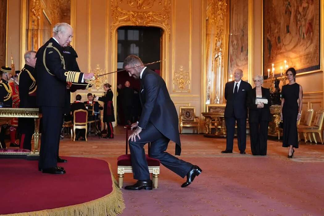 Король Карл ІІІ посвятив Девіда Бекхема в лицарі