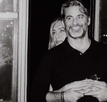 Дженніфер Еністон підтвердила роман із гіпнотерапевтом