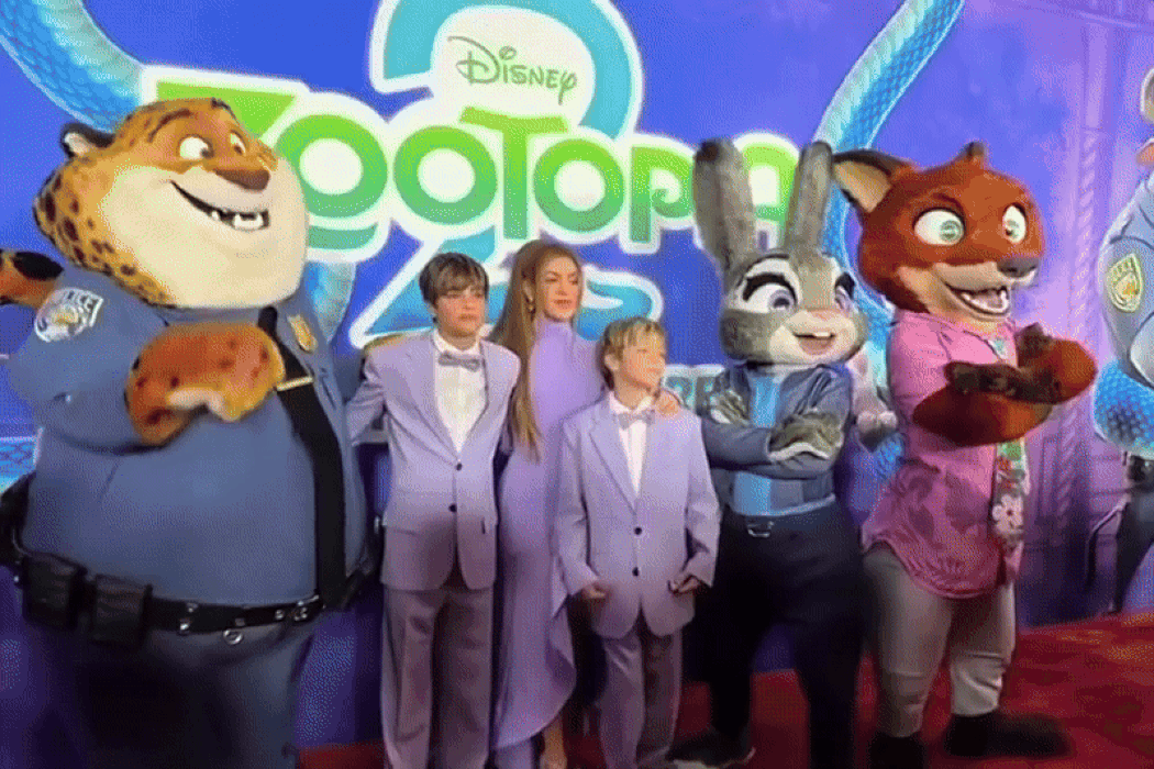 Family look: Шакіра з синами відвідала прем’єру мультфільму «Звірополіс 2»