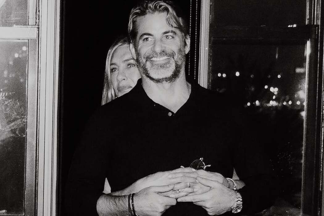 Дженніфер Еністон підтвердила роман із гіпнотерапевтом