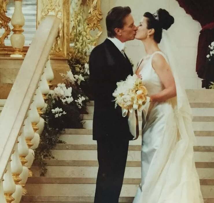 Кетрін Зета-Джонс і Майкл Дуглас відсвяткували срібне весілля: архівні кадри