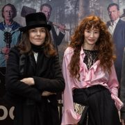 Платья, что притягивают взгляды: рассматриваем праздничную коллекцию VISHNI