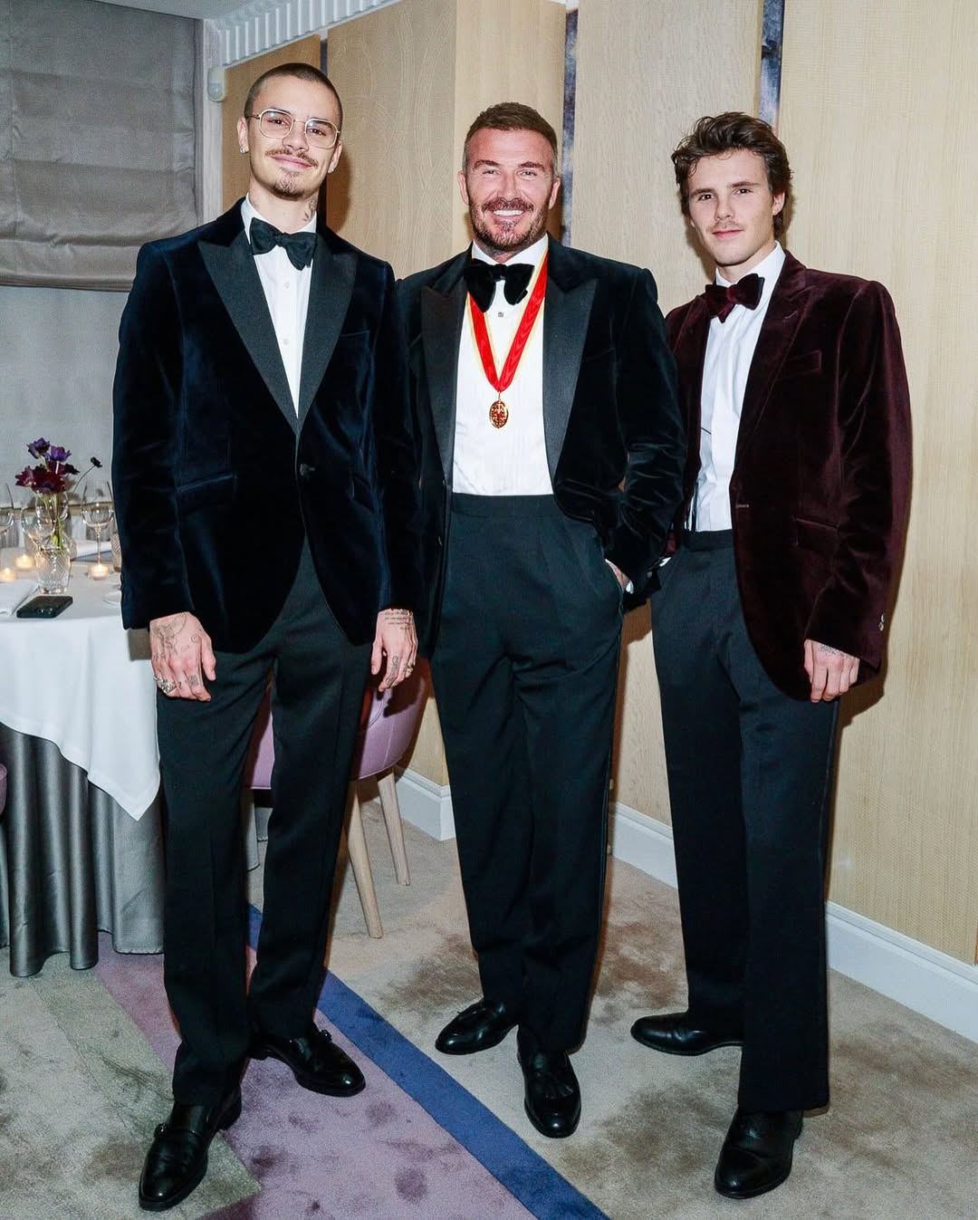 Как Дэвид Бекхэм отметил посвящение в рыцари вместе с семьёй