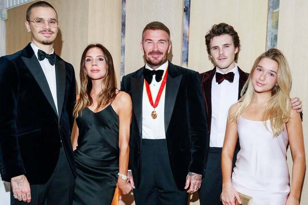 Как Дэвид Бекхэм отметил посвящение в рыцари вместе с семьёй