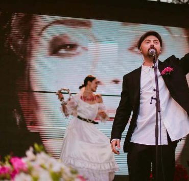 Фронтмен группы Adam впал в кому