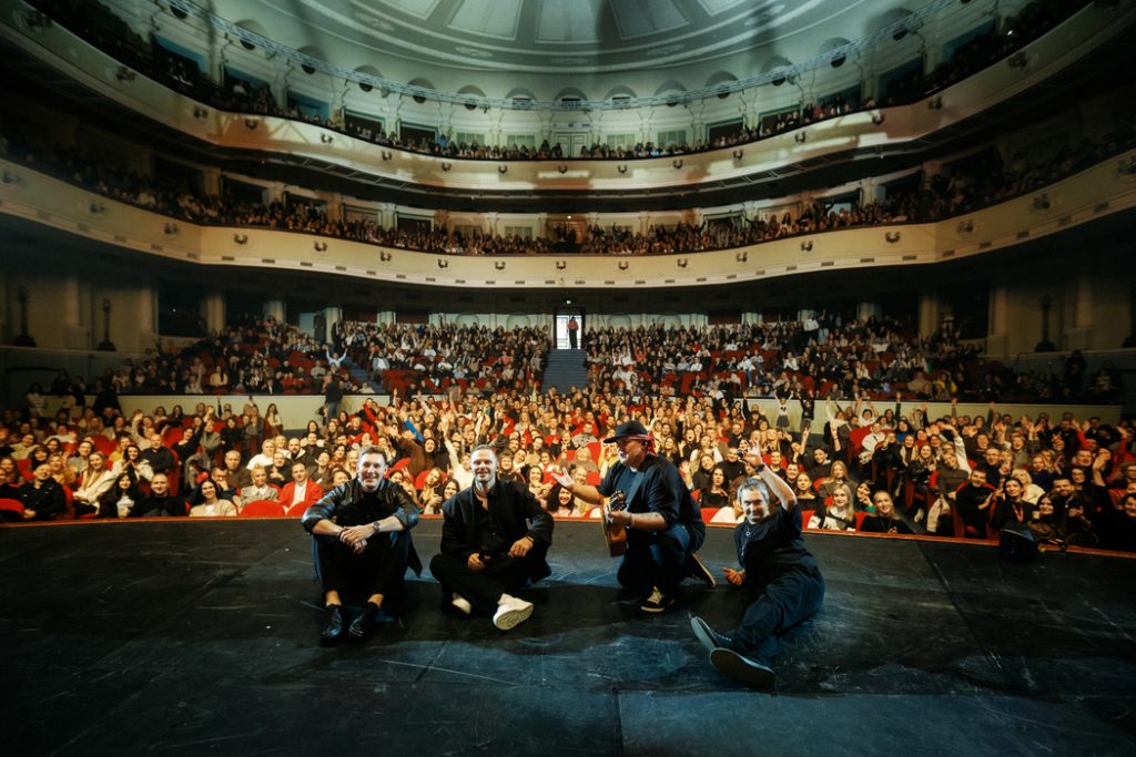 Ефект кіно та дебют балету: як минув концерт CHEEV у Києві