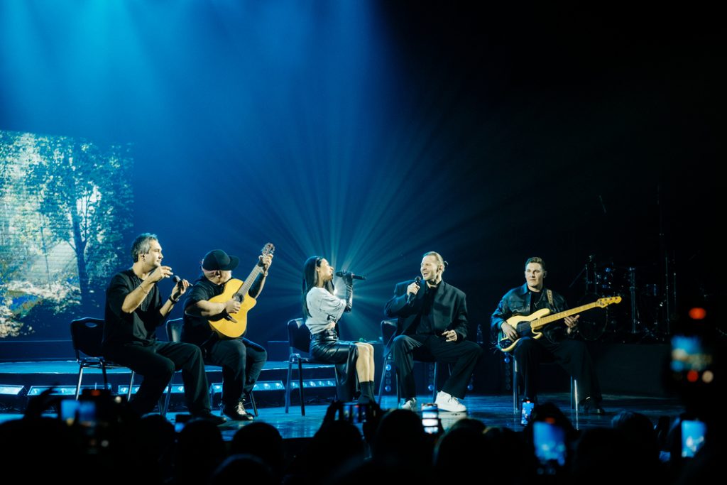 Ефект кіно та дебют балету: як минув концерт CHEEV у Києві