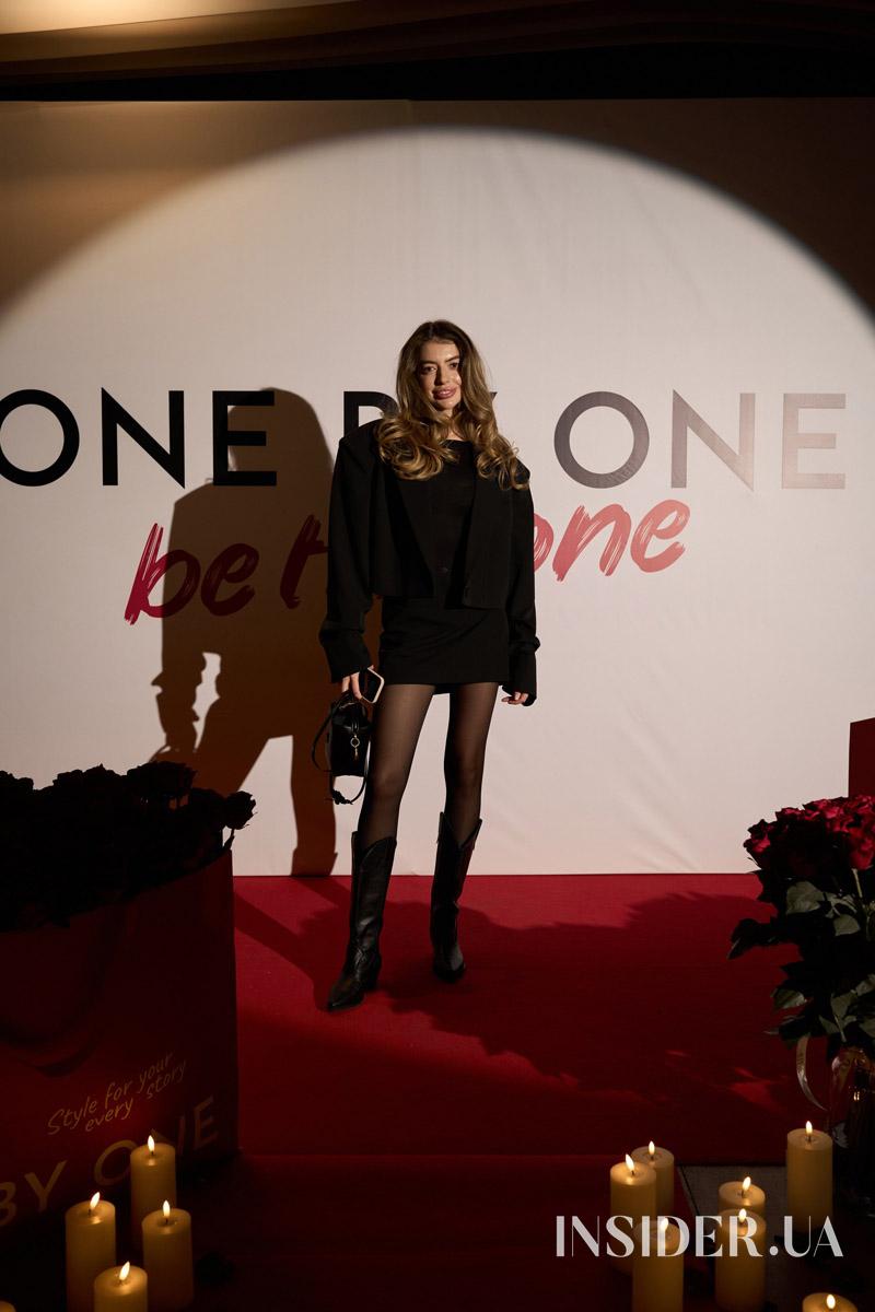 Суцільна романтика: як минув ексклюзивний показ першого епізоду шоу «Холостяк»