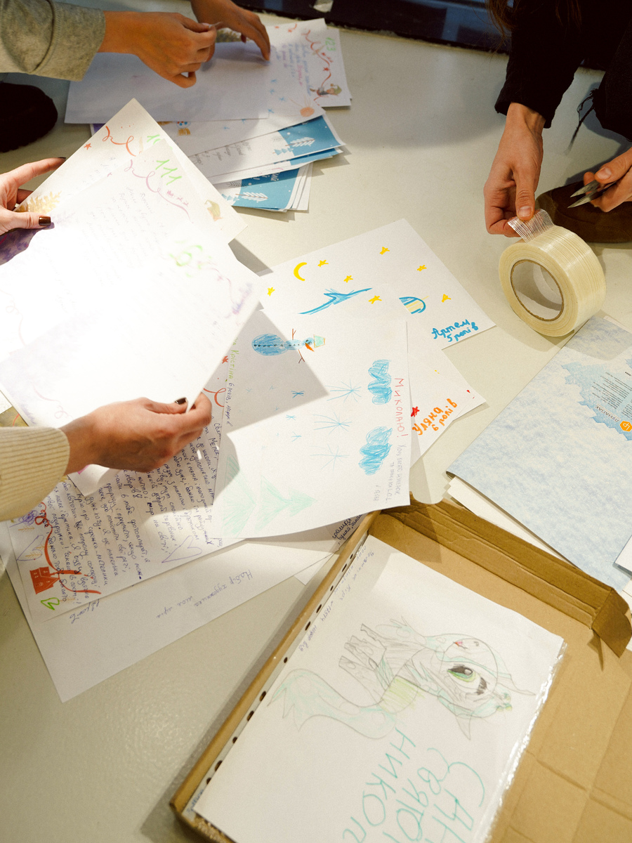 Бренд Rikky Hype відкрив «Вітрину добра» до Дня Святого Миколая