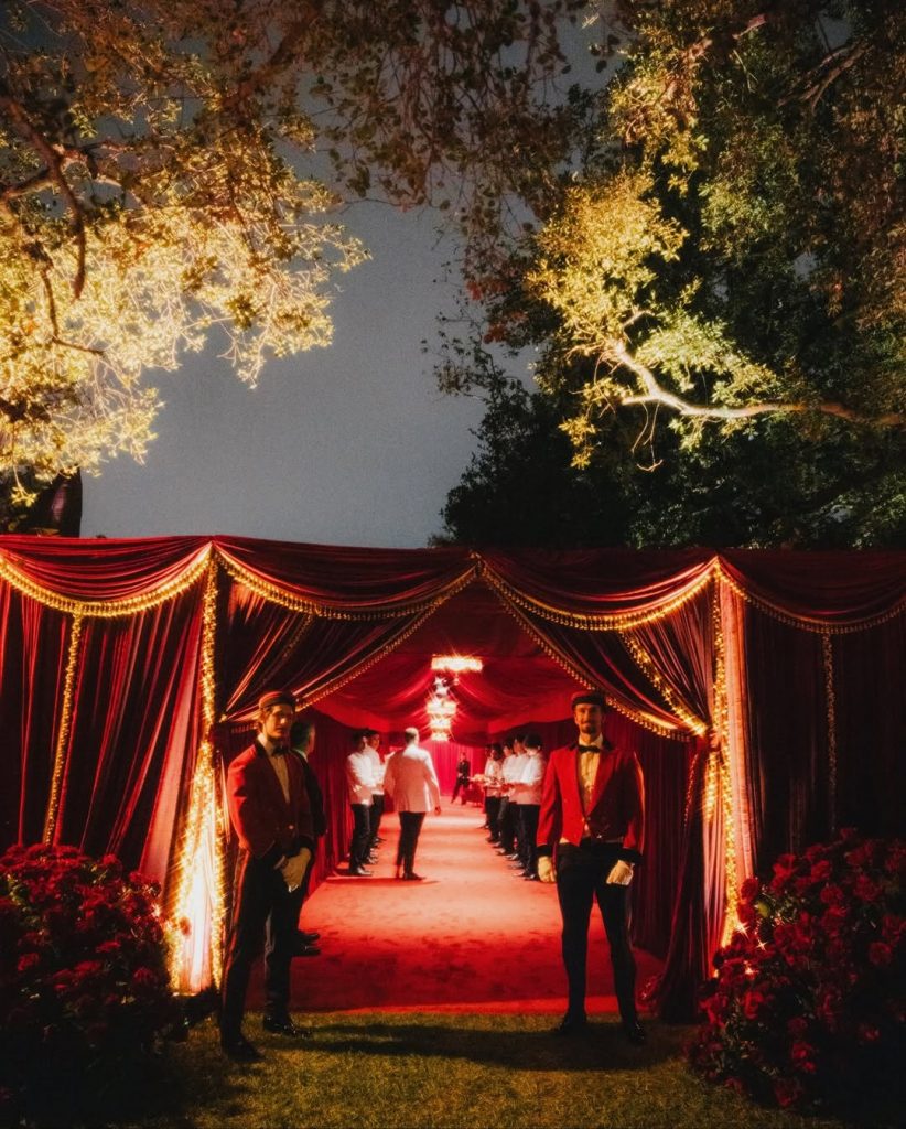 Вечеринка в особняке Безоса: как Крис Дженнер праздновала свое 70-летие