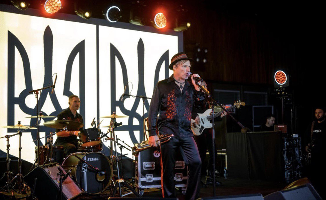 Единство, которое держит страну: в Киеве состоялся благотворительный вечер «Птиц Победы»