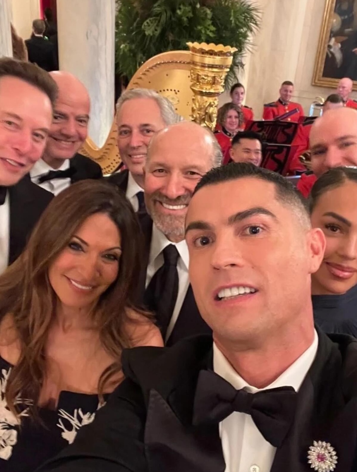 Кріштіану Роналду із нареченою завітав до Дональда Трампа