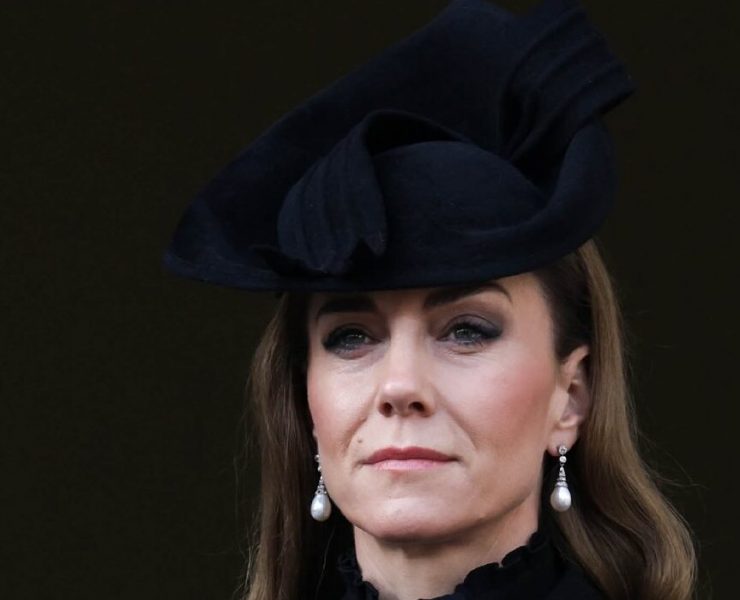 Кейт Міддлтон та принц Вільям із дітьми на параді Дня памʼяті