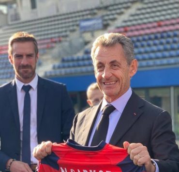 Николя Саркози опубликует мемуары о 20 днях своего заключения