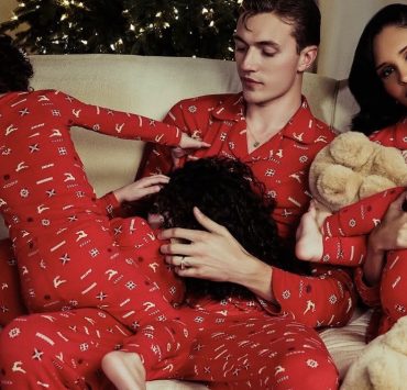 В стиле trad-wife: многодетная модель Нара Смит в кампейне Skims