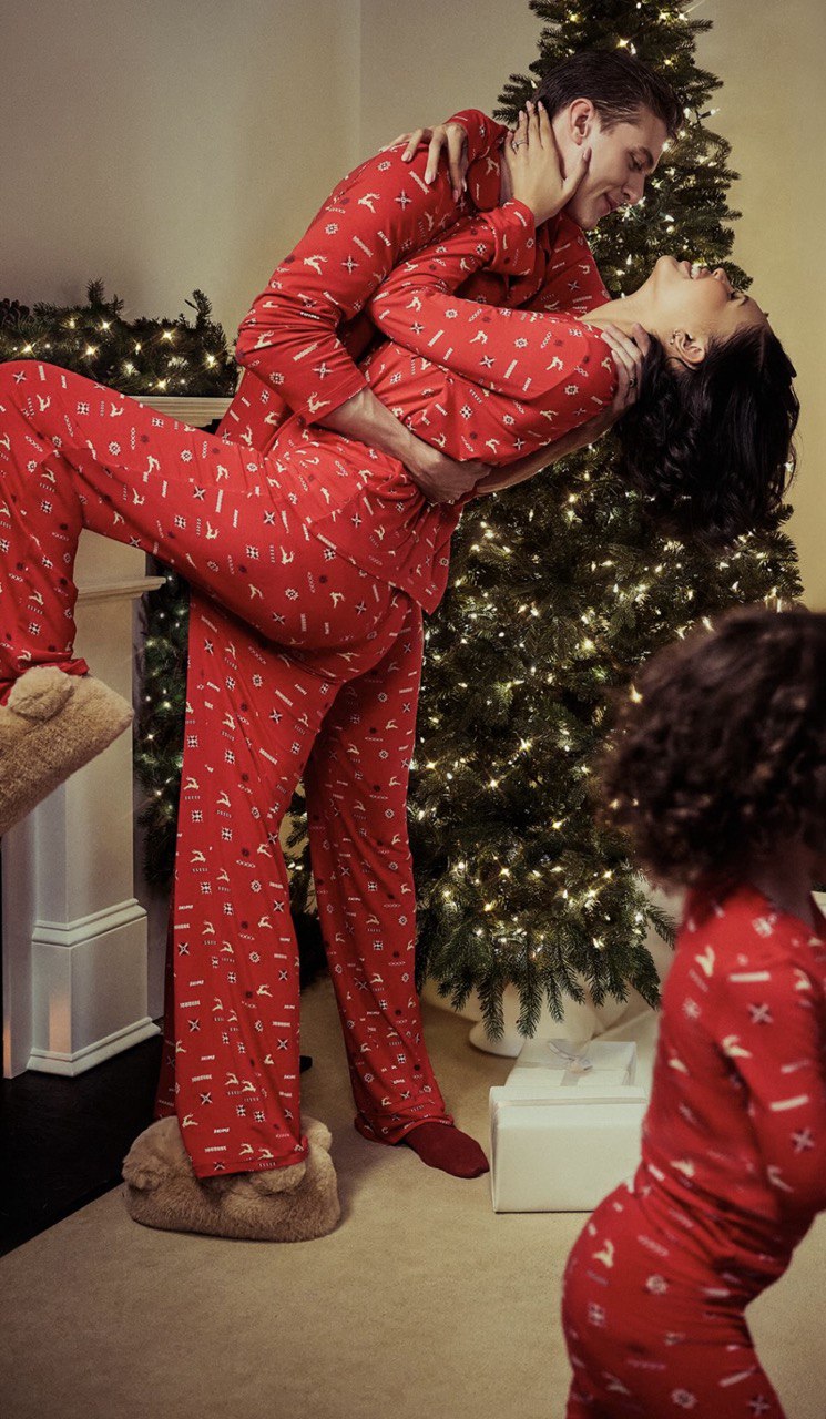 В стиле trad-wife: многодетная модель Нара Смит в кампейне Skims