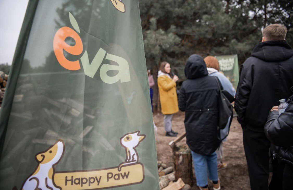 «Запали зірку тепла»: Даніель Салем, Lida Lee і інші зірки у кампанії допомоги тваринам