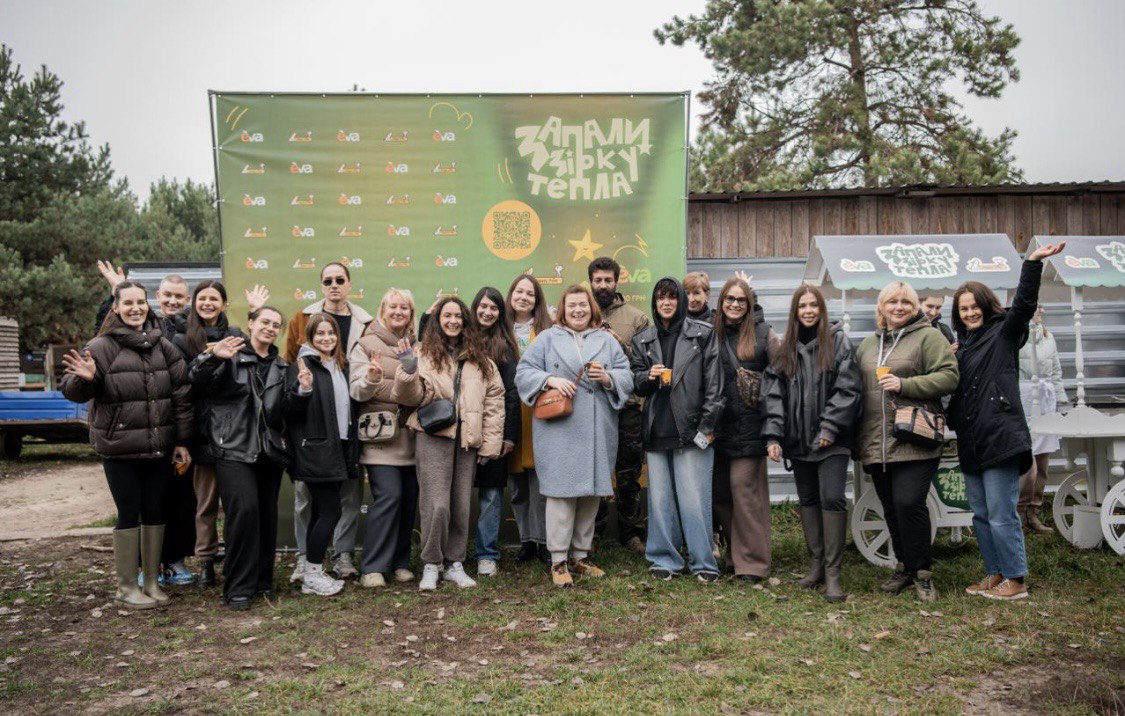 «Запали зірку тепла»: Даніель Салем, Lida Lee і інші зірки у кампанії допомоги тваринам