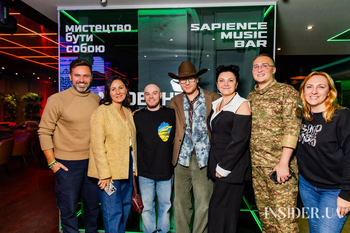 Свято українського слова й благодійності: вечір поезії «Читай серцем»