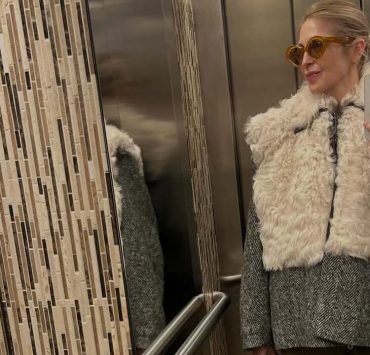 Носители: Келли Разерфорд примерила бомбер Litkovska