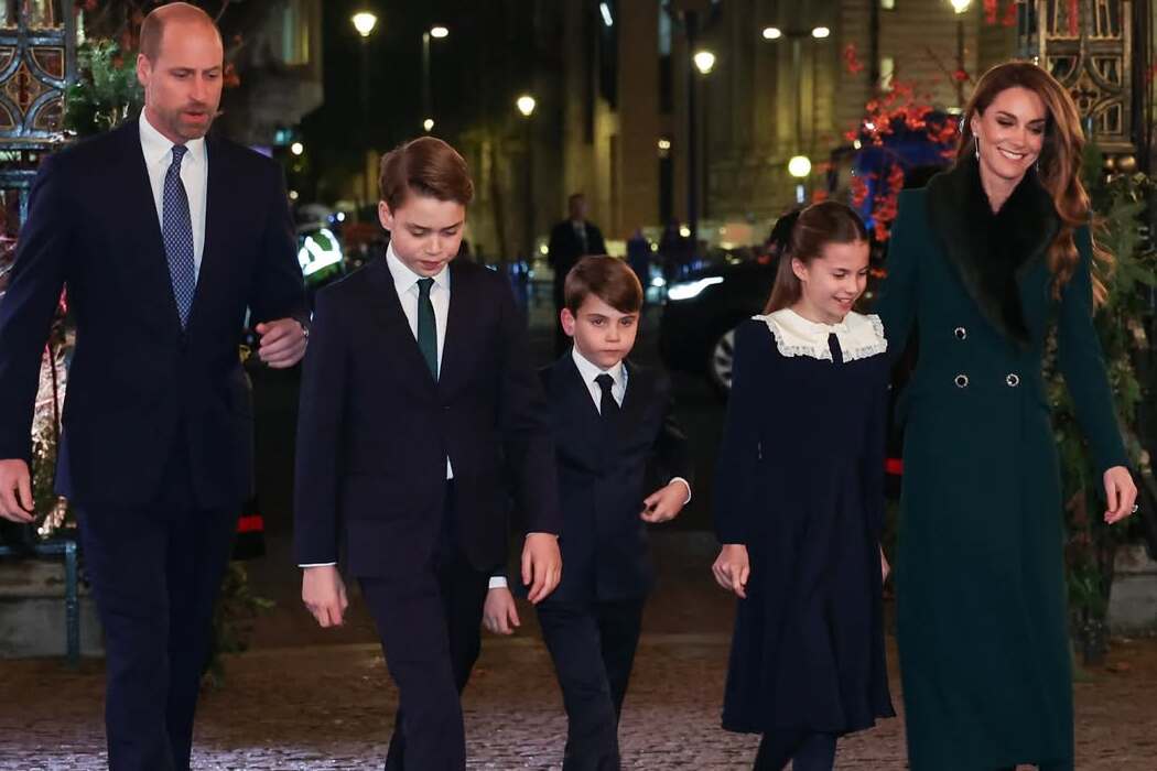 Кейт Миддлтон вместе с принцем Уильямом и детьми посетила рождественскую службу